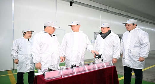 省委书记许昆林赴尊龙凯时股份调研